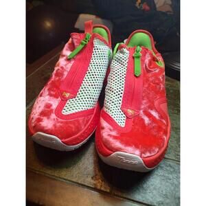 Vibrant Red & Green Sports Sneakers - Unique Style